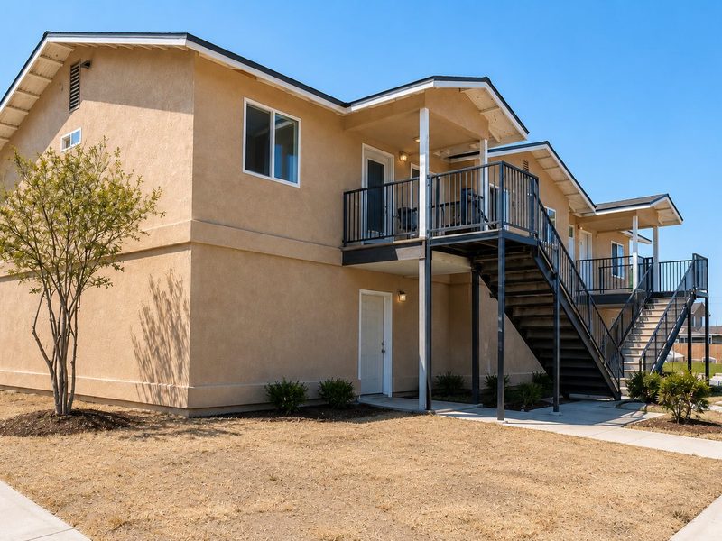 Merced Street Triplex, a rental triplex in Madera